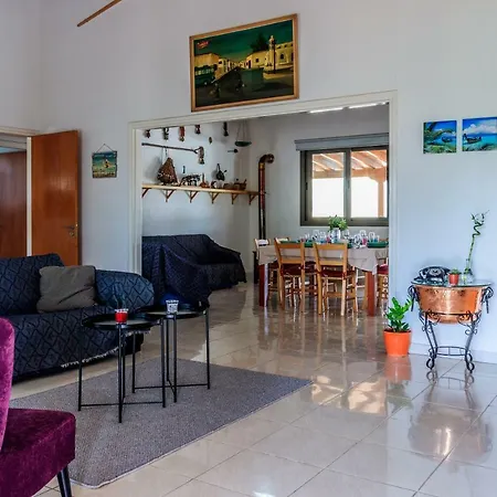 Villa Berryrose Perivolia