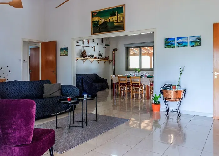 Villa Berryrose Perivolia