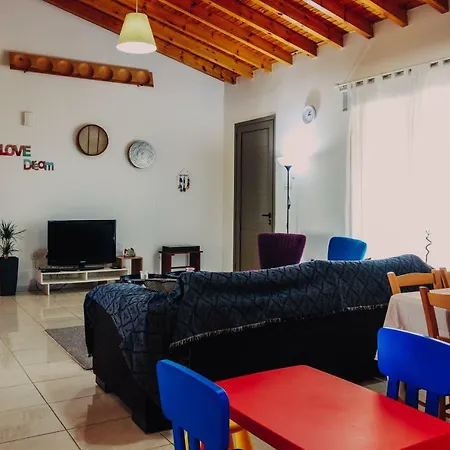 Вилла Berryrose Перволия